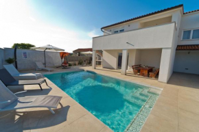 Holiday Home Luka With A Pool, Situated In Pula